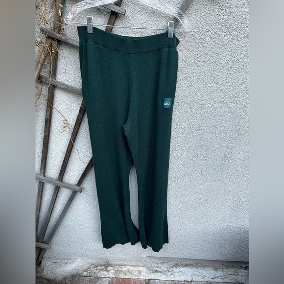 Alo Knit High-Waist Salana Wide Leg Pant in Midnight green - Picture 3 of 7